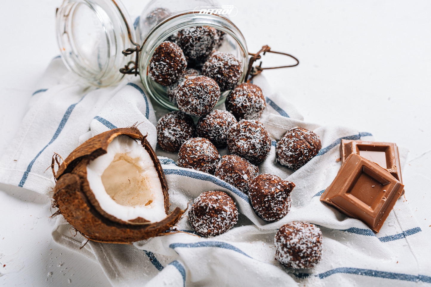 Biluțe cocos cu vișine 250 g