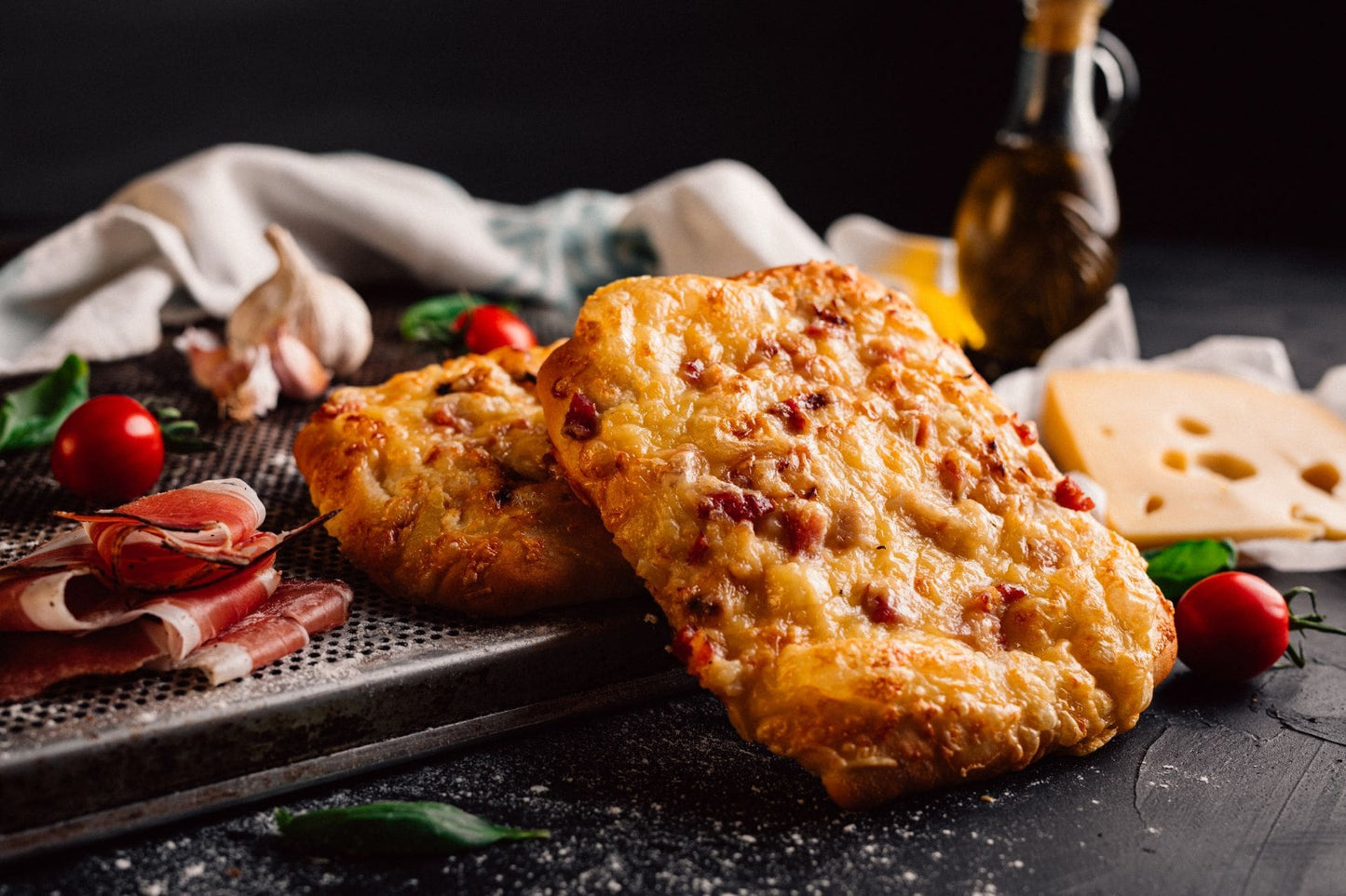 Pizza cu cârnați 180 g