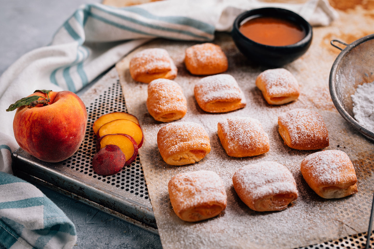 Cornulețe cu gem de piersici 250 g