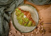 Croissant cu cremă de fistic 140 g