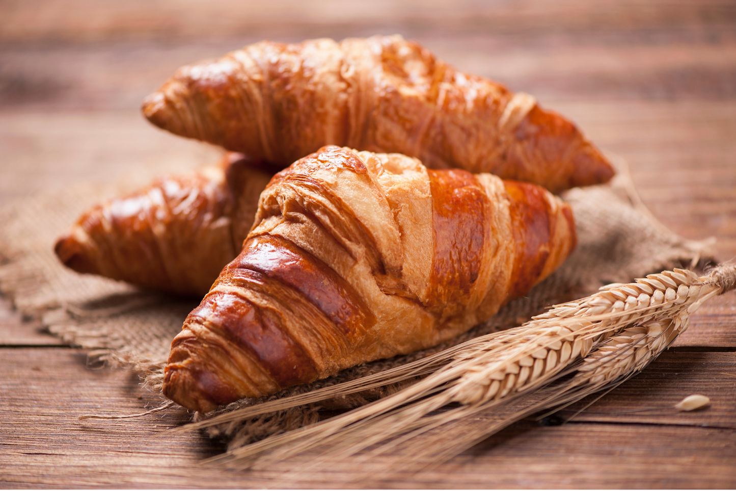 Croissant cu cașcaval afumat 80 g